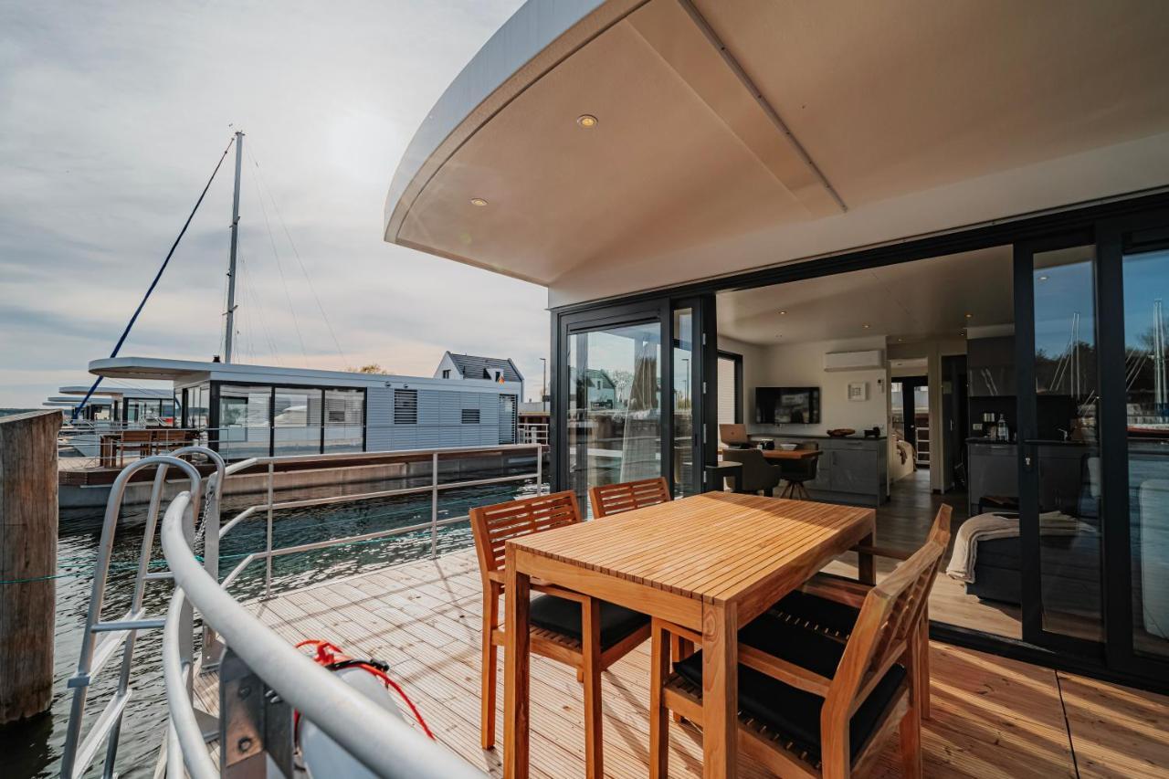 Schwimmendes Ferienhaus "Trinity" Ihr Seahome Auf Der Ostsee بيناموندا المظهر الخارجي الصورة