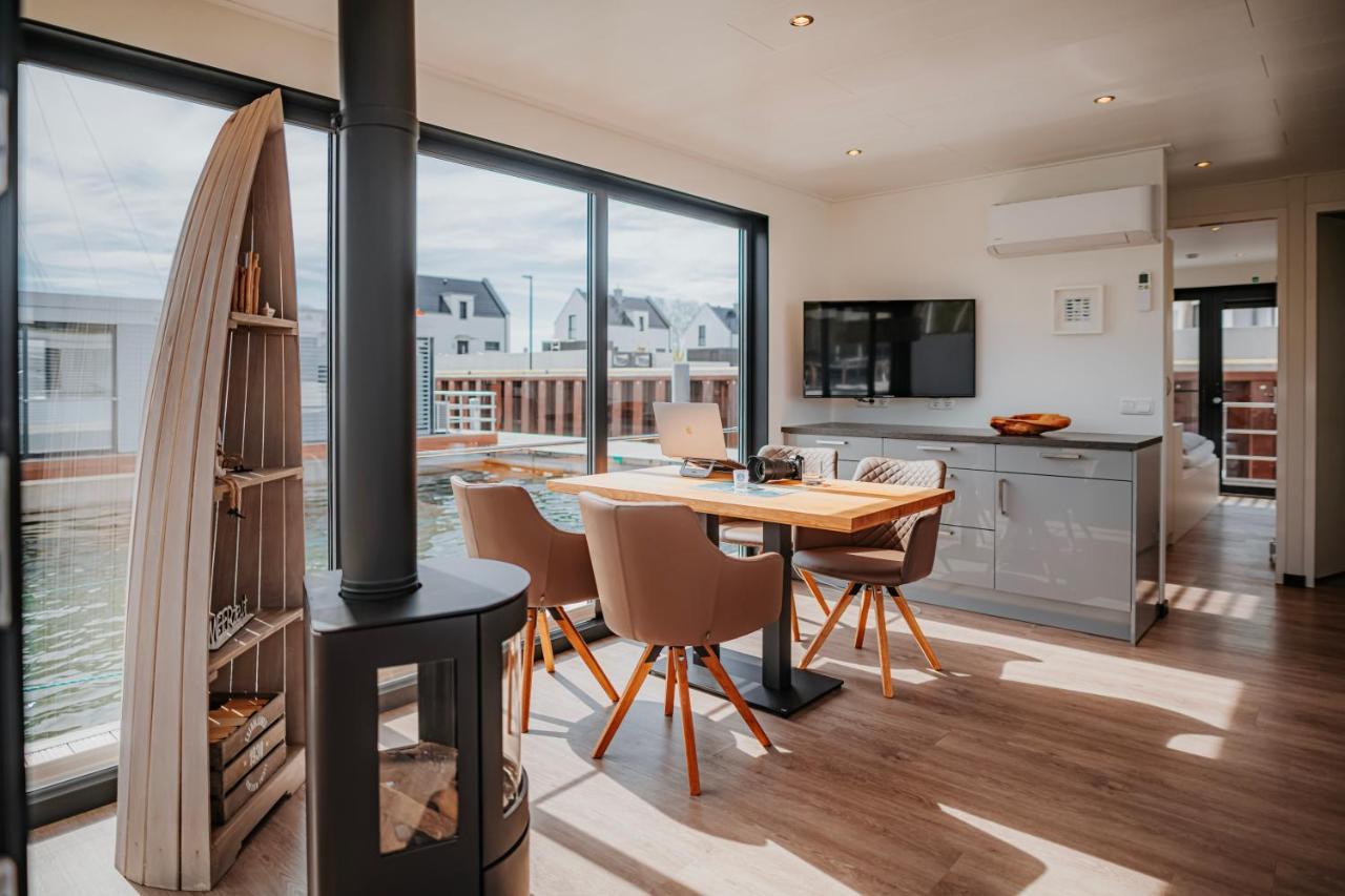 Schwimmendes Ferienhaus "Trinity" Ihr Seahome Auf Der Ostsee بيناموندا المظهر الخارجي الصورة