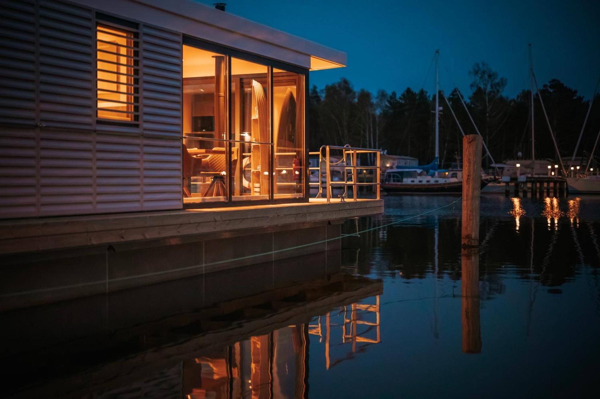 Schwimmendes Ferienhaus "Trinity" Ihr Seahome Auf Der Ostsee بيناموندا المظهر الخارجي الصورة